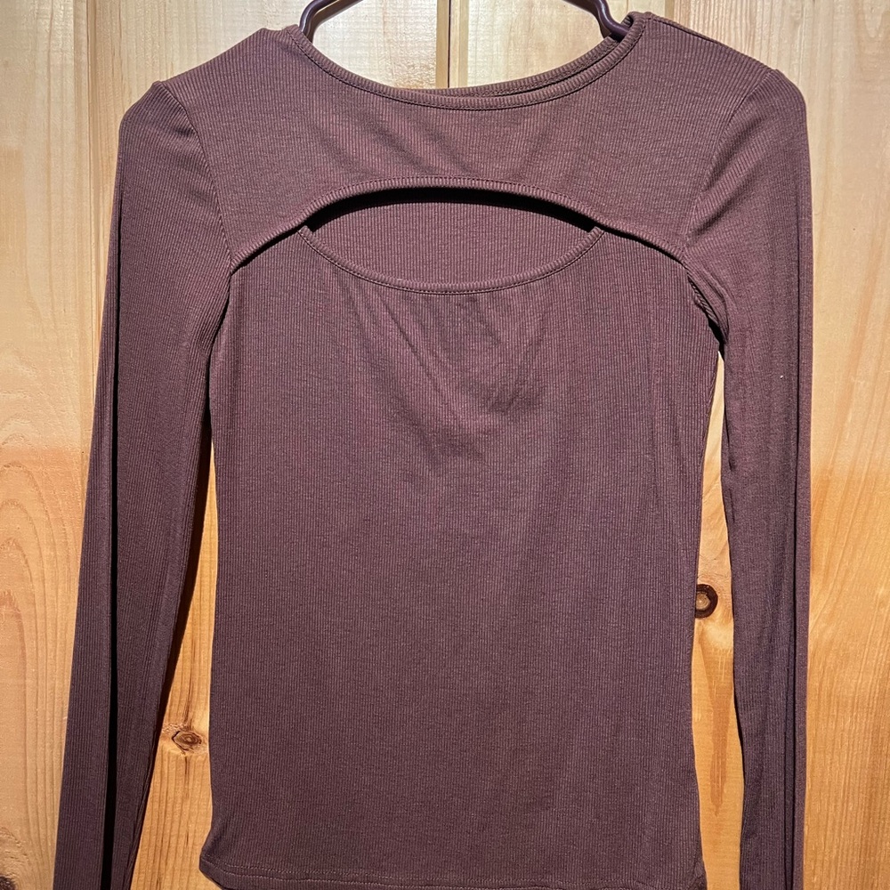 Women's Long-Sleeve Cutout Top in Brown